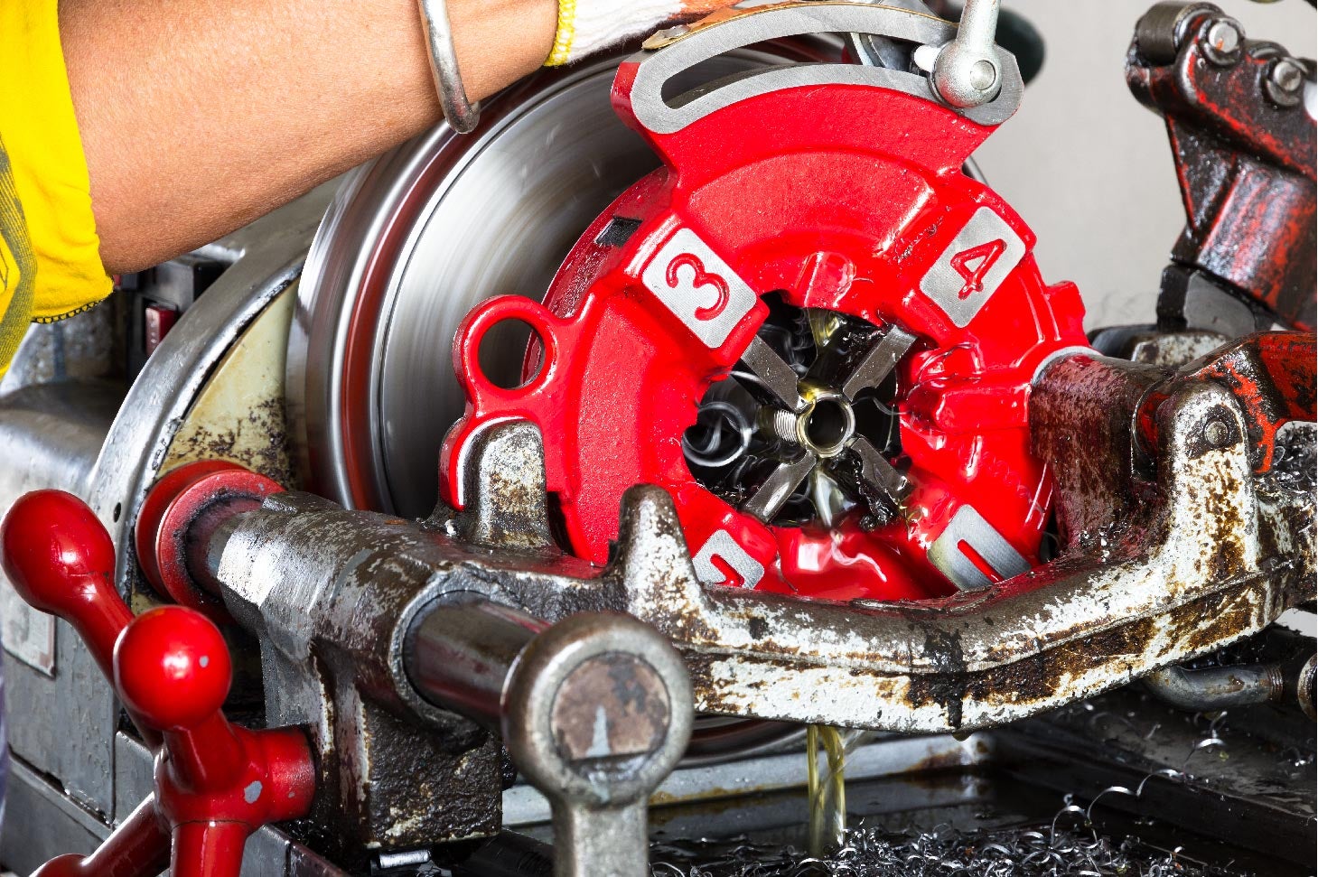 Clear Versus Dark Cutting Oil Know the Difference Oatey